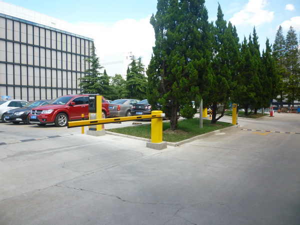 車牌識別無人值守?zé)o人值守停車場管理系統(tǒng)，具備哪些優(yōu)勢？